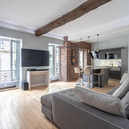 Room In Apartment - Cosy Place In The Hear Of Parijs Buitenkant foto